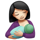 emziren kadın: açık cilt tonu