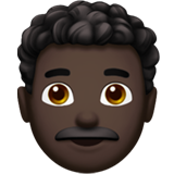 erkek: koyu cilt tonu kıvırcık saç