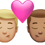 öpücük: erkek erkek orta açık cilt tonu orta cilt tonu