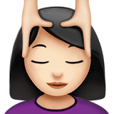 yüz masajı yaptıran kadın: açık cilt tonu