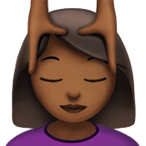 yüz masajı yaptıran kadın: orta koyu cilt tonu