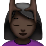 yüz masajı yaptıran kadın: koyu cilt tonu