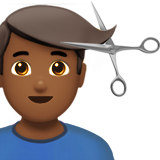 saç kestiren erkek: orta koyu cilt tonu