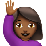 elini kaldıran kadın: orta koyu cilt tonu