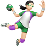 hentbol oynayan kadın: açık cilt tonu