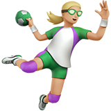 hentbol oynayan kadın: orta açık cilt tonu